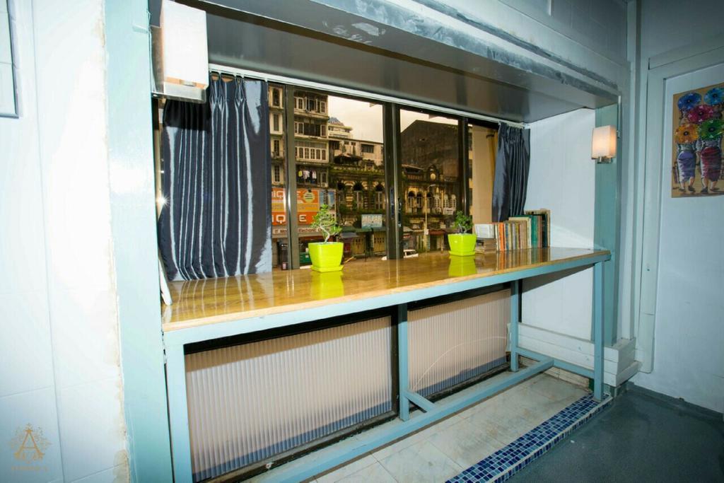 Min Galar Par Hostel Yangon Exterior photo